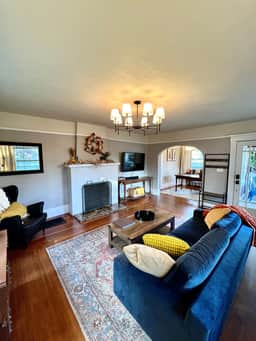 Charming Napa Farmhouse Getaway – 3BR/2BA