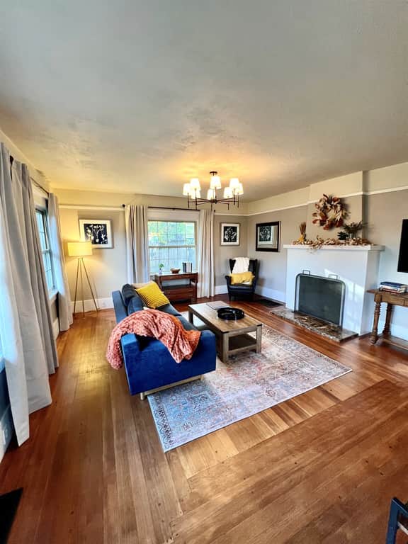 Charming Napa Farmhouse Getaway – 3BR/2BA