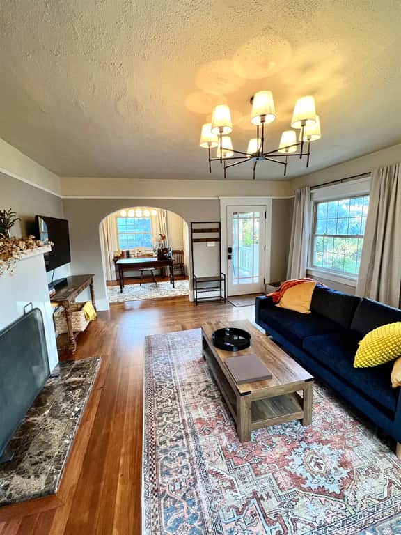 Charming Napa Farmhouse Getaway – 3BR/2BA